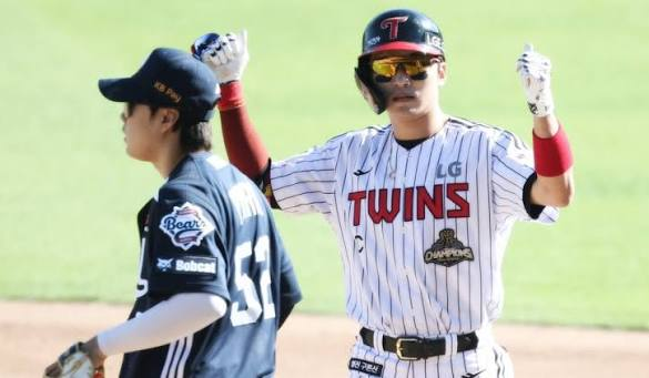 KIA Tigers vs LG Twins match player stats